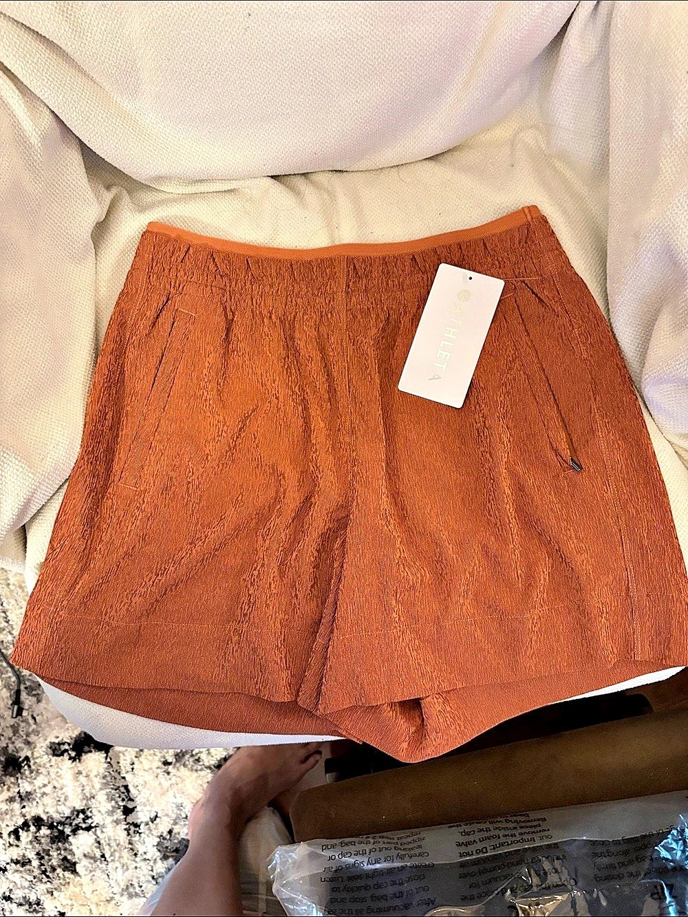 Athleta Echo Short Athletic Shorts Orange Size 6 NWT